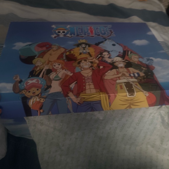 CROCS Kids Green Water Shoes with Red Strap - Picture 3 of 4